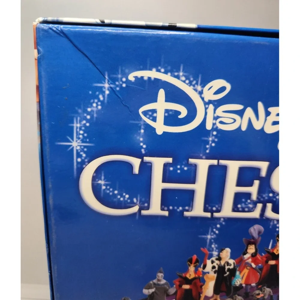Disney Chess Set  32 Piece of Disney Characters Collectors Edition Excellent